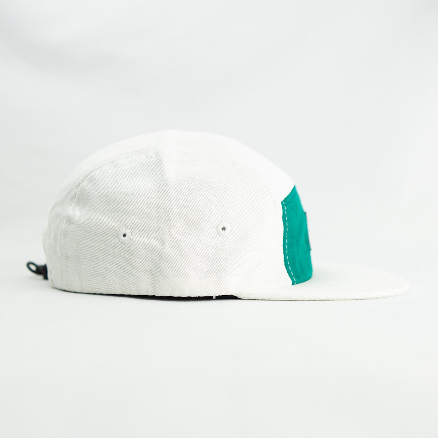klatch co linden 5 panel cap in white and green right view
